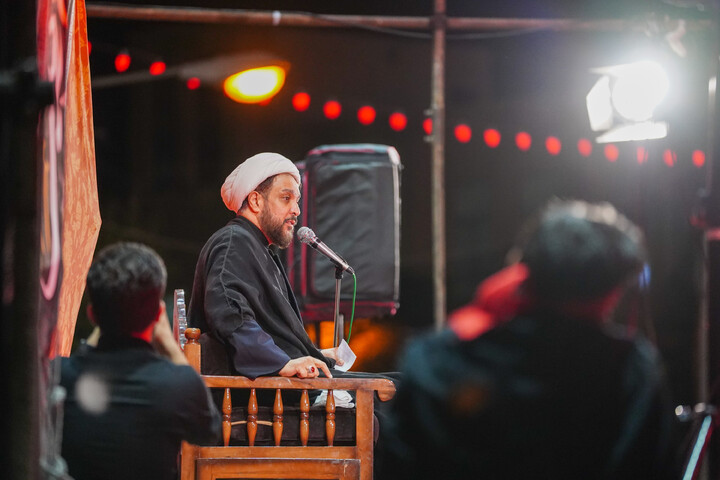 Lutto per la terza notte di Muharram della comunità di Nirugah a Qom durante il raduno notturno