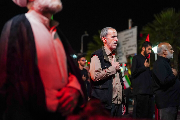 Lutto per la terza notte di Muharram della comunità di Nirugah a Qom durante il raduno notturno