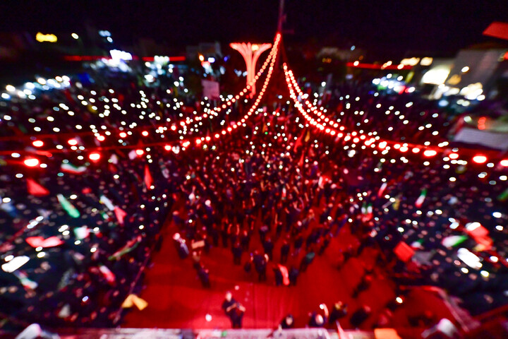 Lutto per la terza notte di Muharram della comunità di Nirugah a Qom durante il raduno notturno