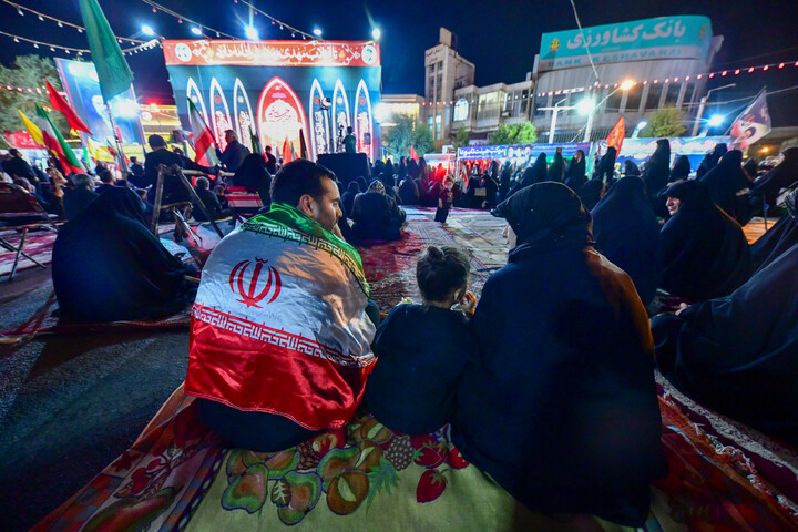 Lutto per la terza notte di Muharram della comunità di Nirugah a Qom durante il raduno notturno