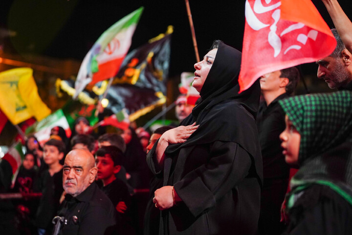 Lutto per la terza notte di Muharram della comunità di Nirugah a Qom durante il raduno notturno