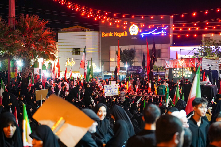 Lutto per la terza notte di Muharram della comunità di Nirugah a Qom durante il raduno notturno