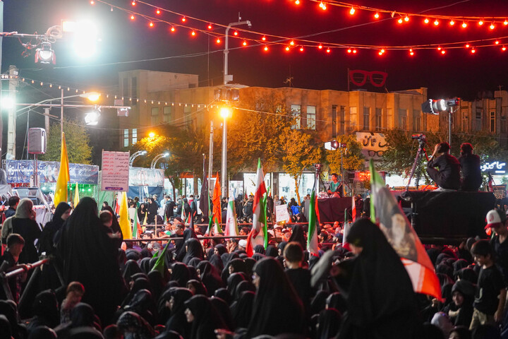 Lutto per la terza notte di Muharram della comunità di Nirugah a Qom durante il raduno notturno