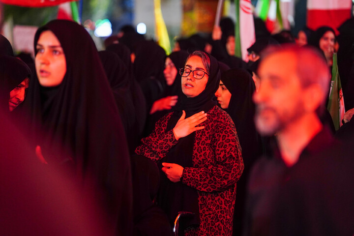 Lutto per la terza notte di Muharram della comunità di Nirugah a Qom durante il raduno notturno