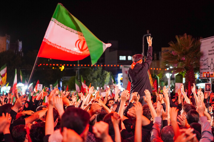 Lutto per la terza notte di Muharram della comunità di Nirugah a Qom durante il raduno notturno
