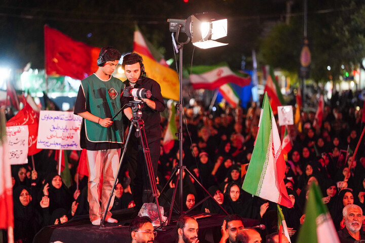 Lutto per la terza notte di Muharram della comunità di Nirugah a Qom durante il raduno notturno