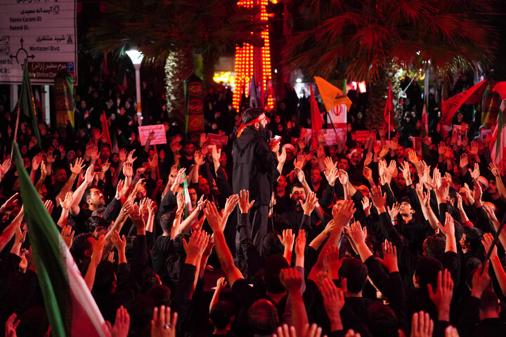 Lutto per la terza notte di Muharram della comunità di Nirugah a Qom durante il raduno notturno