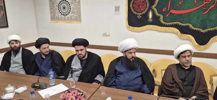 تصاویر / نشست امام جمعه آبیک با روحانیون شهرستان آبیک