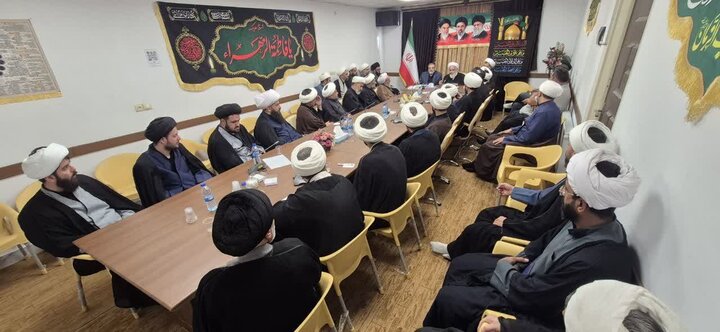 تصاویر / نشست امام جمعه آبیک با روحانیون شهرستان آبیک