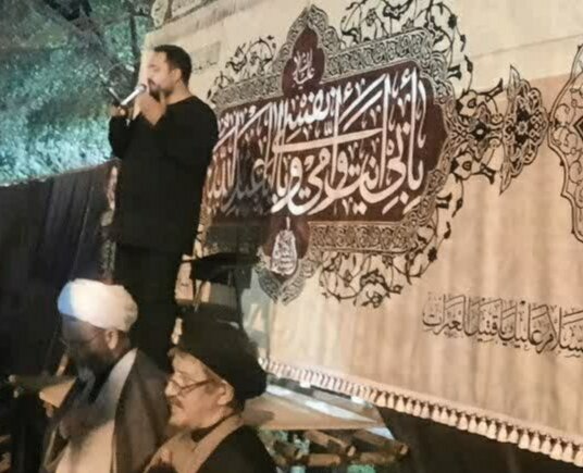 تصاویر/ یکصد و دهمین شب حماسه آفرینی نمازگزاران مسجد المهدی (ع) در دفاع از انقلاب و وطن