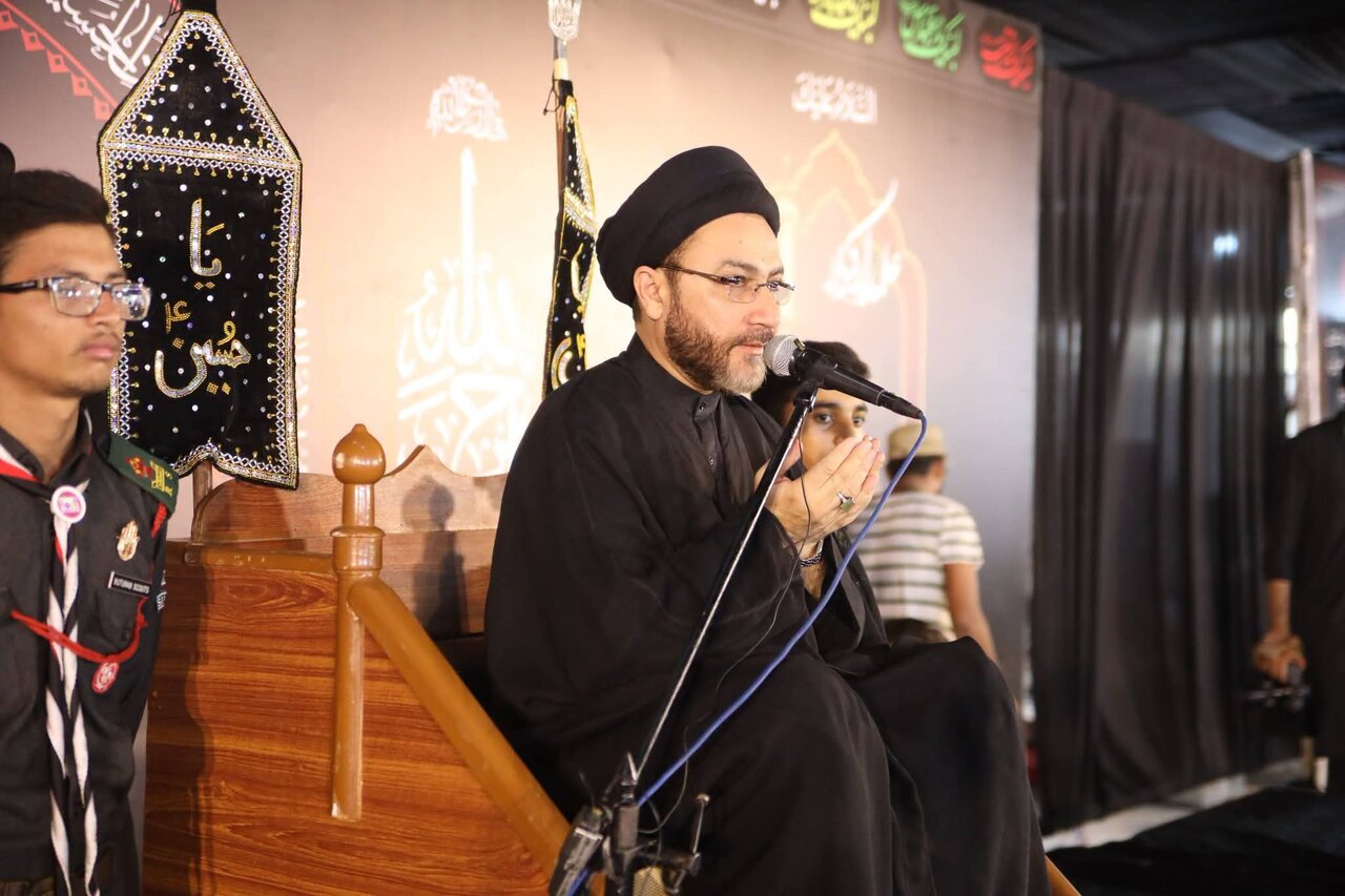 تصاویر/علامہ سید شہنشاہ حسین نقوی کا نشتر پارک کراچی کی مرکزی مجلسِ عزاء سے خطاب: اتحاد و وحدت کے ساتھ فلسفہ قیام امام حسین بیان کرنے پر زور