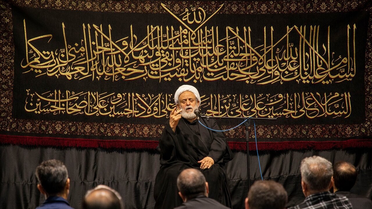 شہدائے کربلا کی وفاداری تاریخِ انسانیت کا عظیم ترین معجزہ ہے: حجت الاسلام انصاریان
