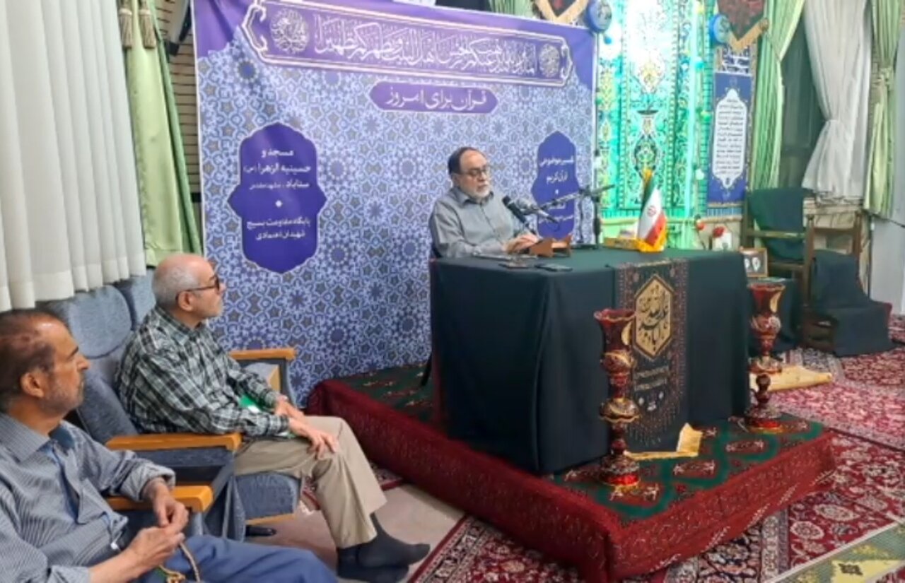 قرآن مسلمانان را به دشمن‌شناسی و مقابله با نفاق فرا می‌خواند
