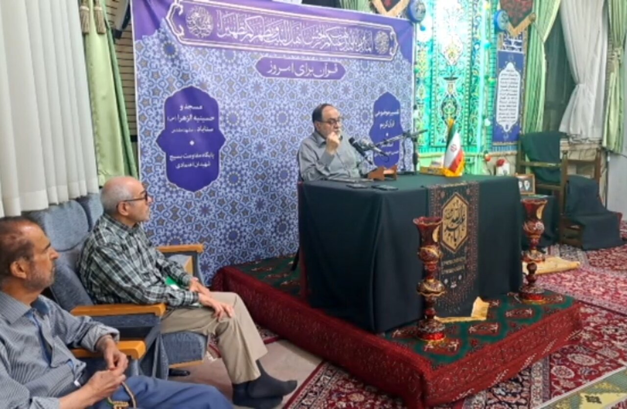 قرآن مسلمانان را به دشمن‌شناسی و مقابله با نفاق فرا می‌خواند