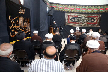 تصاویر/ مراسم عزاداری روز چهارم محرم در دفتر آیت الله العظمی نوری همدانی