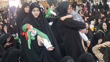 تصاویر/ همایش شیرخوارگان حسینی در امامزاده هادی (ع) فین کاشان