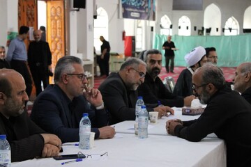 تصاویر/ برگزاری میز خدمت دستگاه قضا در مصلای قدس آمل