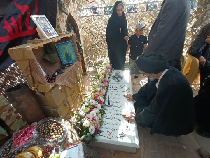 تصاویر/ دیدار نماینده ولی فقیه در کاشان با جمعی  ازخانواده شهدا وتجدیدمیثاق با آرمان آنها