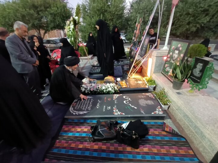 تصاویر/ دیدار نماینده ولی فقیه در کاشان با جمعی  ازخانواده شهدا وتجدیدمیثاق با آرمان آنها