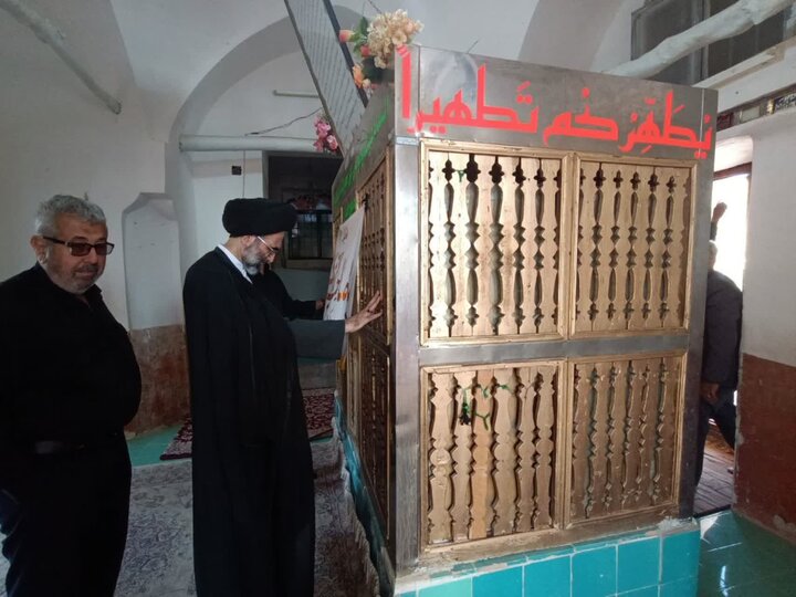 تصاویر/ دیدار نماینده ولی فقیه در کاشان با جمعی  ازخانواده شهدا وتجدیدمیثاق با آرمان آنها