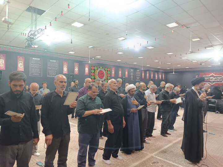 تصاویر/ دیدار نماینده ولی فقیه در کاشان با جمعی  ازخانواده شهدا وتجدیدمیثاق با آرمان آنها