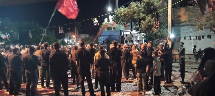 اقامه عزای امام حسین علیه السلام در ایوان