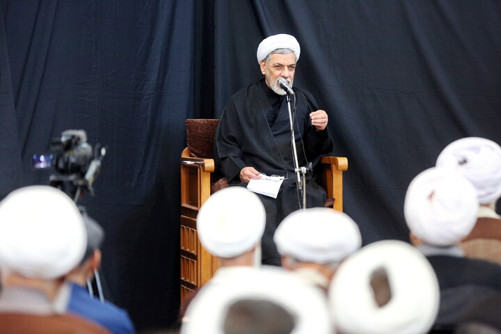 تصاویر/ مراسم عزاداری روز چهارم محرم در دفتر آیت الله العظمی نوری همدانی
