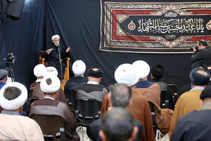 تصاویر/ مراسم عزاداری روز چهارم محرم در دفتر آیت الله العظمی نوری همدانی