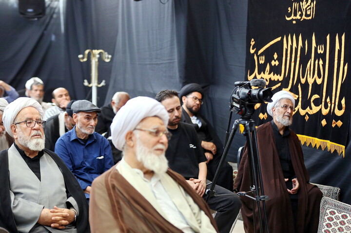 تصاویر/ مراسم عزاداری روز چهارم محرم در دفتر آیت الله العظمی نوری همدانی