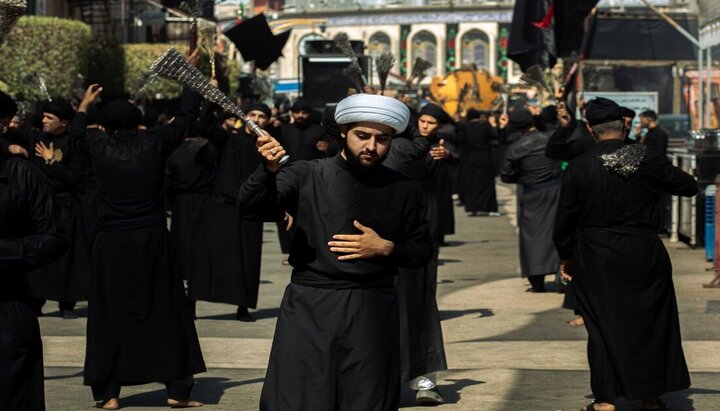 آغاز حرکت دسته های عزاداری در بین الحرمین کربلا با آغاز ماه محرم