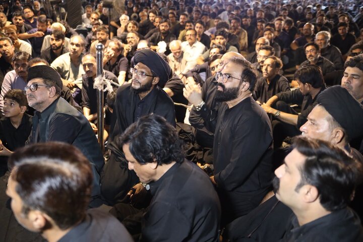 تصاویر/ نشتر پارک کراچی میں دوسری مرکزی عشرۂ مجالس، ذکرِ امام حسینؑ سے فضا سوگوار