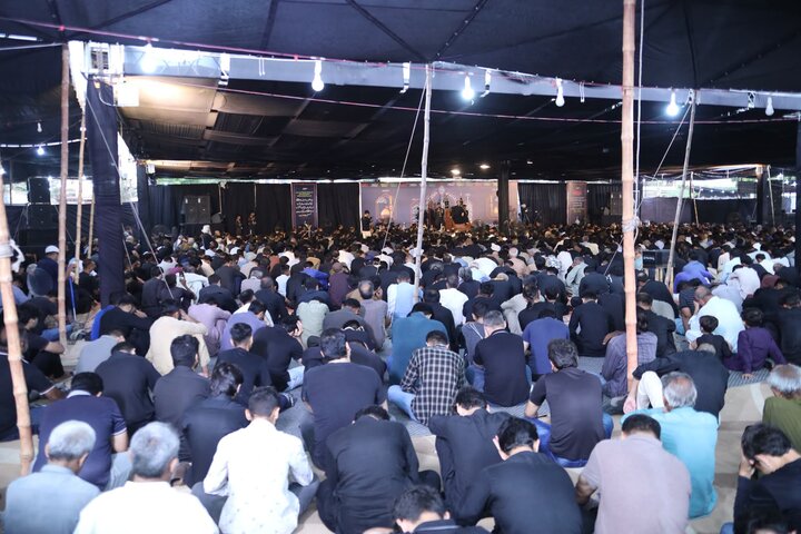 تصاویر/ نشتر پارک کراچی میں دوسری مرکزی عشرۂ مجالس، ذکرِ امام حسینؑ سے فضا سوگوار