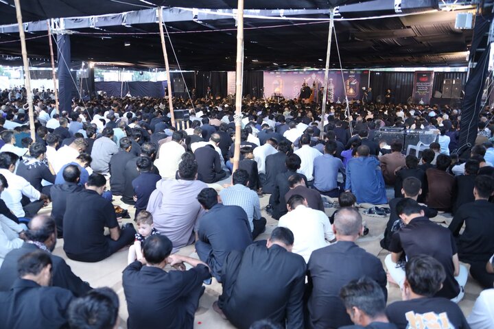 تصاویر/ نشتر پارک کراچی میں دوسری مرکزی عشرۂ مجالس، ذکرِ امام حسینؑ سے فضا سوگوار