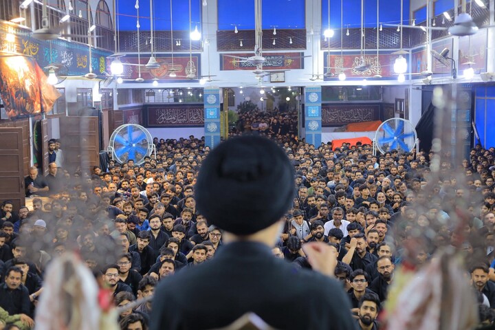 تصاویر/ مسجد و امام بارگاہ المحسن کراچی میں دوسری مجلسِ عزاء، عشقِ اہلِ بیتؑ سے سرشار عزاداروں کی بھرپور شرکت