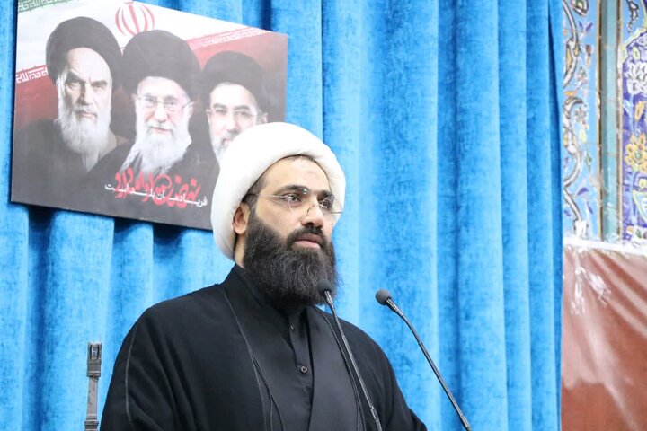 تصاویر/ اقامه نماز جمعه در شهرستان دهلران