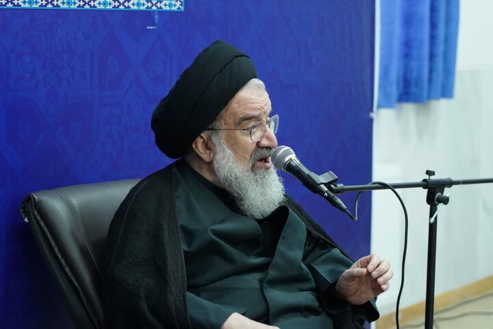 تصاویر/دیدار حوزویان استان لرستان با عضو فقهای شورای نگهبان