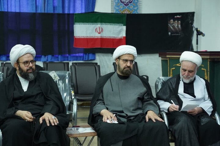 تصاویر/دیدار حوزویان استان لرستان با عضو فقهای شورای نگهبان