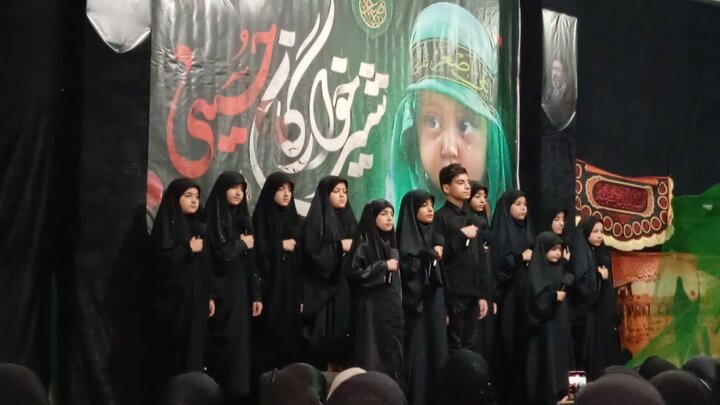 تصاویر/ همایش بزرگ شیرخوارگان حسینی در ورامین/نمایش عشق و دلدادگی بانوان و نوزادان ورامینی
