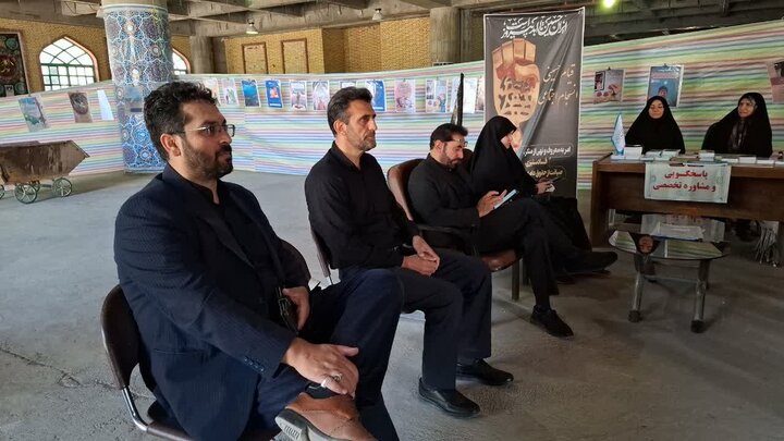 تصاویر/برپایی میزخدمت ستاد امربه معروف و نهی از منکر لرستان