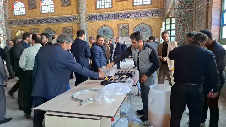 تصاویر/برپایی میزخدمت ستاد امربه معروف و نهی از منکر لرستان