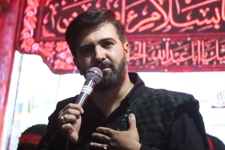 تصاویر/ اجتماع مردم ولایت مدار شهرستان ورامین درمیدان امام خمینی ره در شب چهارم محرم