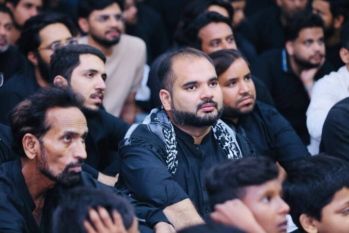 تصاویر/ ملیر کراچی میں دو محرم الحرام کی مجلسِ عزا کا انعقاد، عزادارانِ امام حسینؑ کے غم و اندوہ سے فضا سوگوار