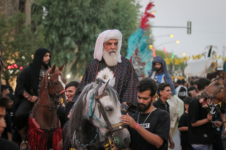 تصاویر/ قافله عزای ورود کاروان نمادین امام حسین علیه السلام به کربلا