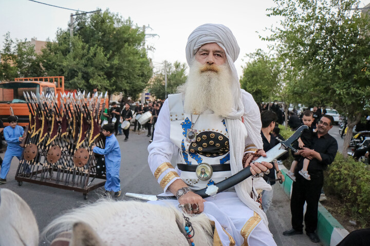 تصاویر/ قافله عزای ورود کاروان نمادین امام حسین علیه السلام به کربلا
