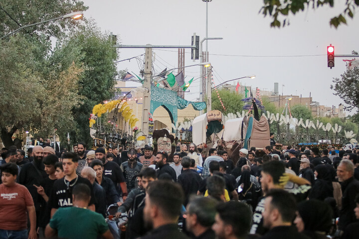 تصاویر/ قافله عزای ورود کاروان نمادین امام حسین علیه السلام به کربلا