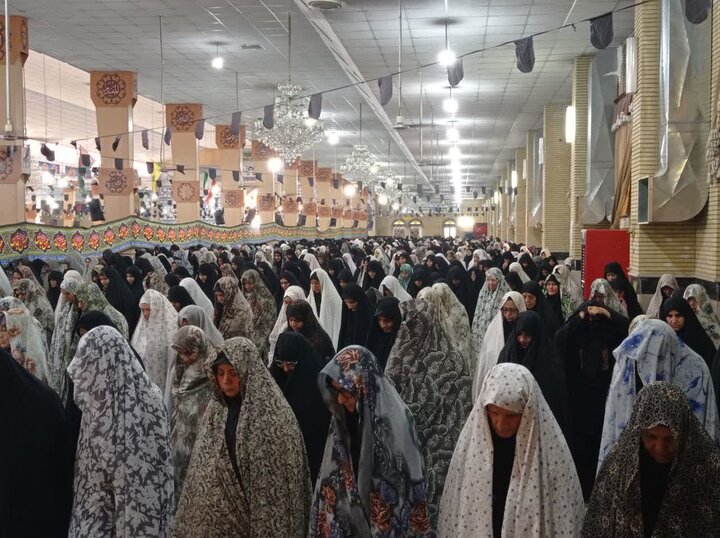 تصاویر/ اقامه نماز دشمن شکن و عبادی سیاسی جمعه در پاکدشت