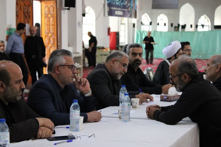 تصاویر/ برگزاری میز خدمت دستگاه قضا در مصلای قدس آمل