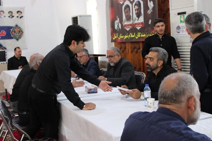 تصاویر/ برگزاری میز خدمت دستگاه قضا در مصلای قدس آمل