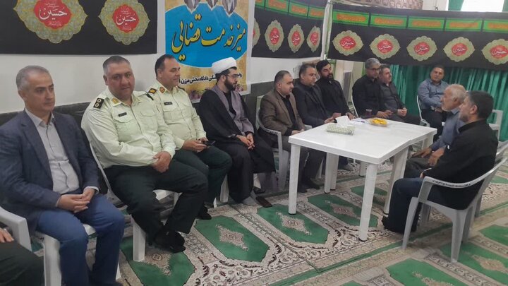 تصاویر/ برگزاری میز خدمت دستگاه قضا در مصلای مرزن آباد