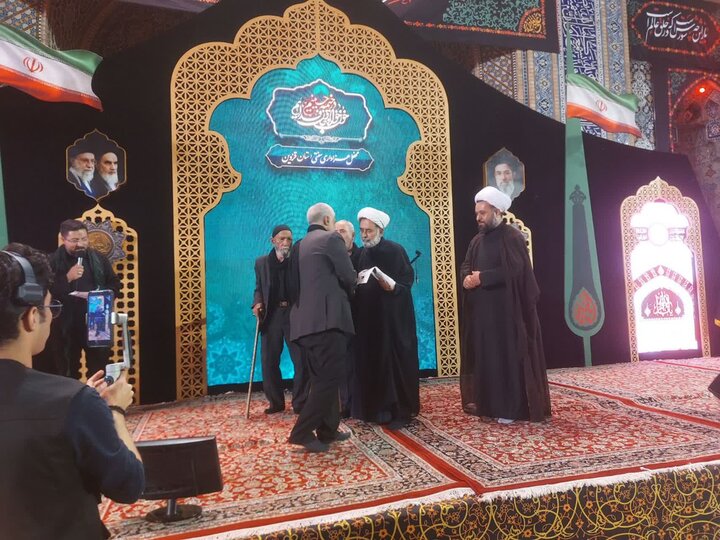 تصاویر / تجلیل از پیر غلامان قزوین توسط امام جمعه شهر اقبالیه قزوین